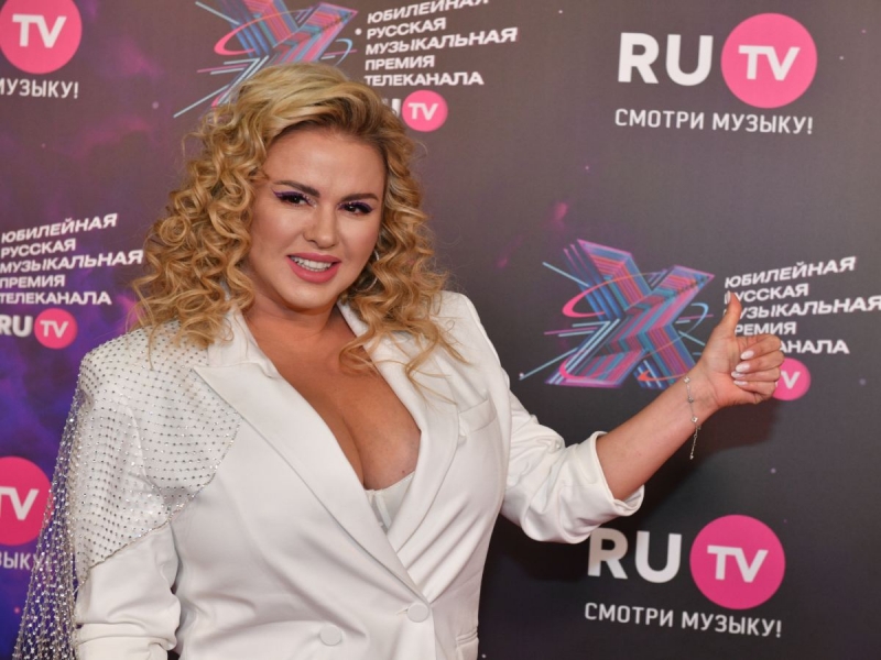 Смелый и с маникюром: Семенович рассказала о новом возлюбленном