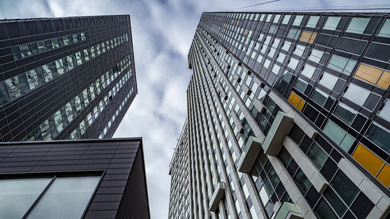 Студии в элитных новостройках Москвы подорожали за год на 39%