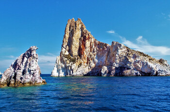 Судно с туристами затонуло у греческого острова Милос