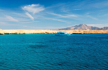 AZUR air откроет прямые рейсы из Владивостока в Египет и ОАЭ