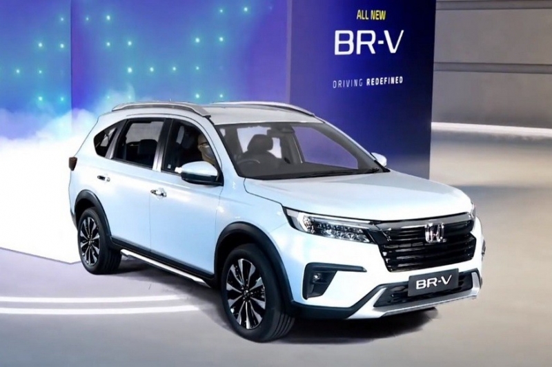 Бюджетный кроссовер Honda BR-V сменил поколение: новый имидж и увеличенный дорожный просвет