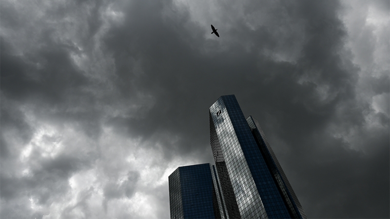 Экономист Остапкович рассказал о влиянии кризисов на экономики стран