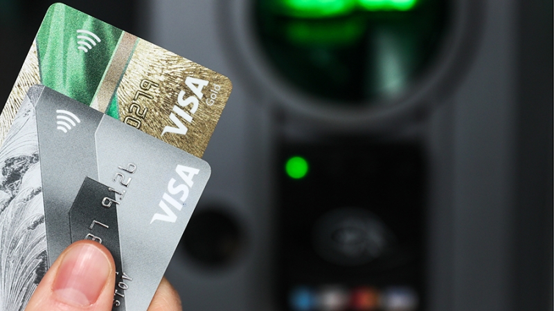 Эксперты оценили планы Visa поднять комиссии за оплату картами