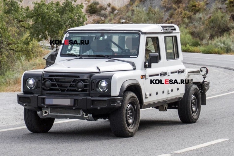 Ineos готовит пикап на базе внедорожника Grenadier: новинка показалась на фото