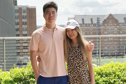 Китайские власти разрешили двум гражданам США уехать после трехлетнего запрета