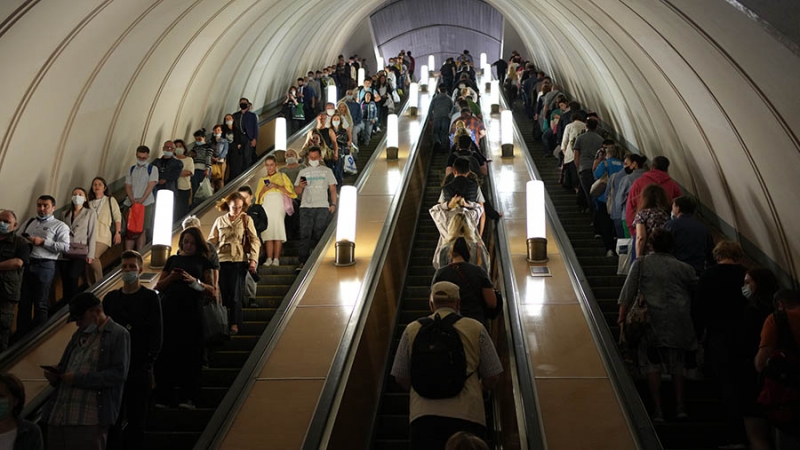 Котяков пообещал индивидуальное сопровождение долго ищущим работу