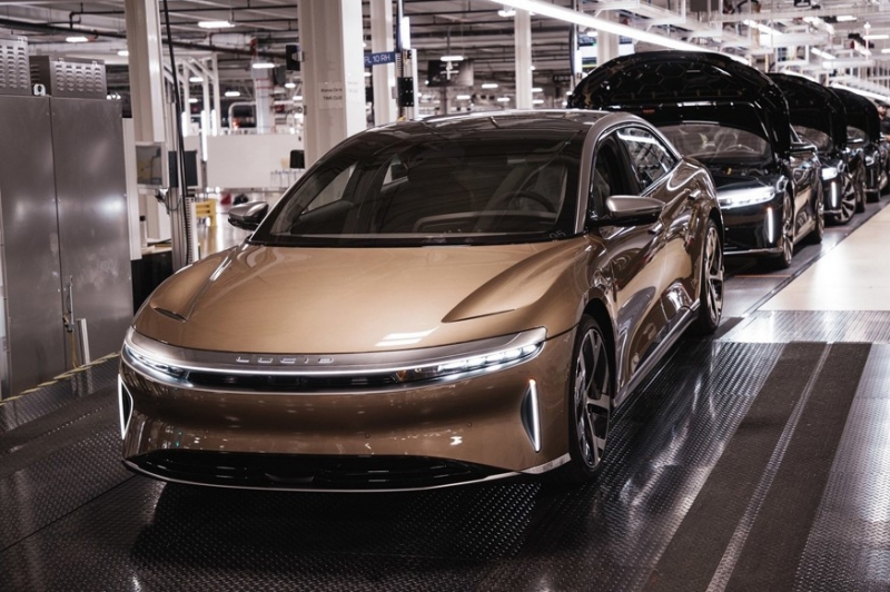 Lucid запустил в серию своего первенца: на конвейер встал большой седан Air