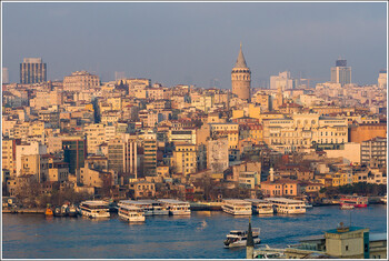 Названы самые опасные для туристов страны в пандемию