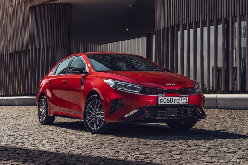 Рестайлинговый Kia Cerato стартует в РФ: богаче, но нашему седану достались не все обновки