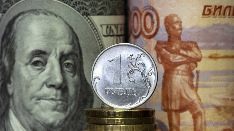 Рубль стал одной из 20 самых популярных валют в мире
