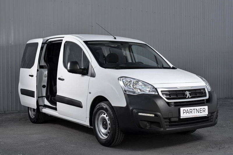 Сурово, по-ульяновски: российский Peugeot Partner обрёл 7-местную версию