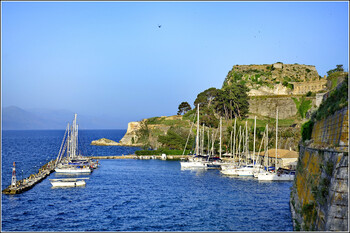 В Греции обновили ограничения в связи с COVID-19 