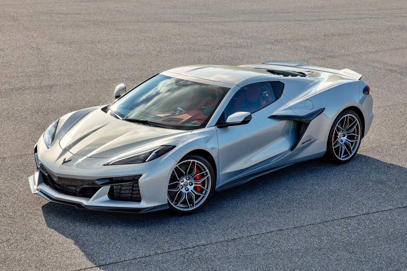 В погоне за Ferrari: первое фото Chevrolet Corvette Z06 с новым бензиновым V8