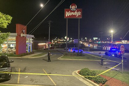 Американец открыл стрельбу в закусочной и убил девушку-подростка