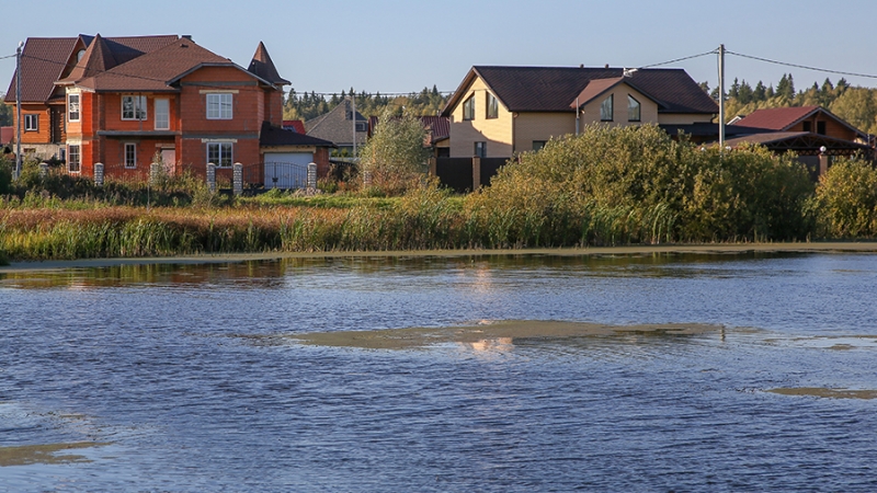 Аналитик объяснил сокращение числа элитных коттеджей на рынке аренды