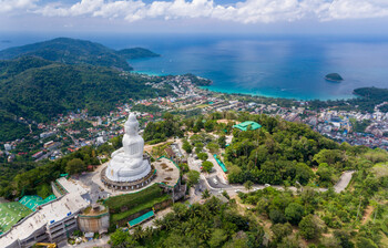 На Пхукете разрешили подавать алкоголь в ресторанах