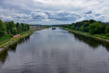 Пассажирский теплоход сел на мель в Подмосковье