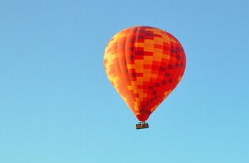 В Сочи в море унесло воздушный шар с пассажирами