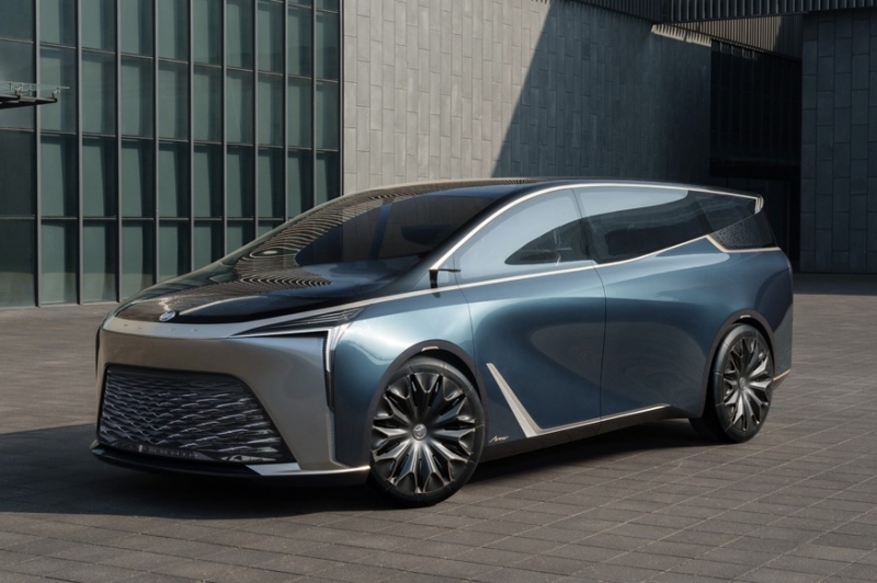 Buick показал предвестника минивэна GL8 нового поколения: автопилот и чайный столик в салоне