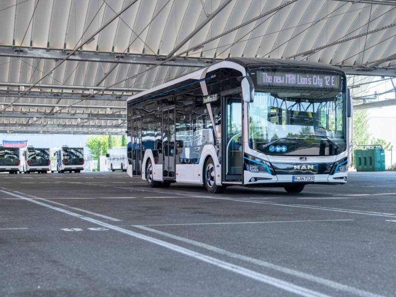MAN идет по пути унификации электрического транспорта – заряжать автобус MAN Lion’s City E можно через разъем для электромобилей