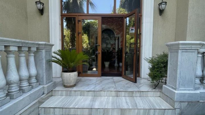 В Сочи выставили на продажу квартиру за 670 млн рублей