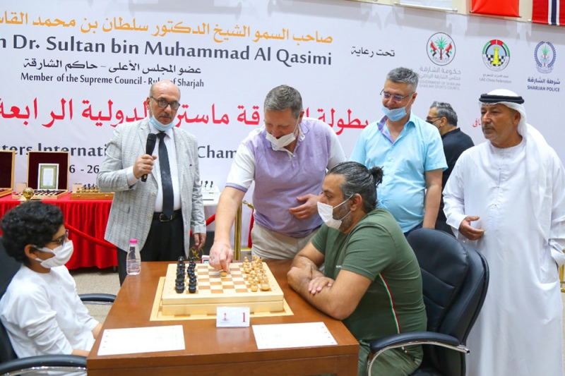 Березовые неваляшки падают и встают в Шардже