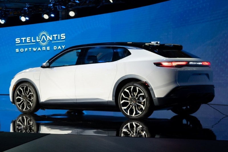 Chrysler готовит новинку: кроссовер станет конкурентом Ford Mustang Mach-E и Tesla Model Y