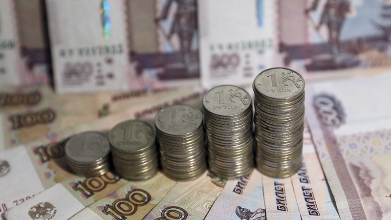 Экономист допустил зачисление возможного безусловного дохода на депозиты малоимущим