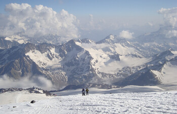 Горнолыжный курорт «Эльбрус» закрылся из-за сильного снегопада