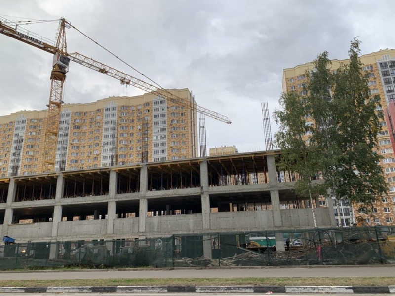 На площадке долгостроя в Новокосино возобновились работы