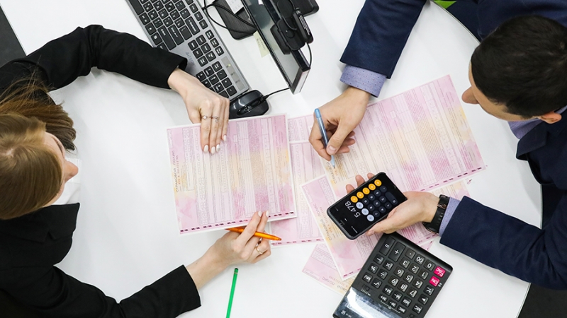 Названы лидирующие в 2021 году по зарплатам отрасли