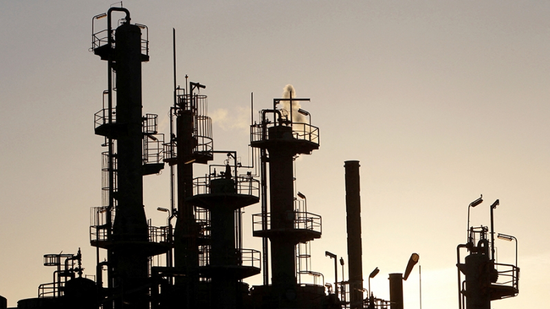 Нефть начала дешеветь перед Новым годом