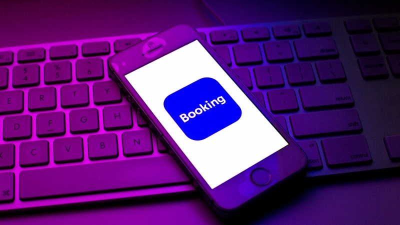 Суд раскрыл выручку Booking.com в России