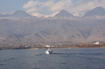 «Уральские авиалинии» полетят из Екатеринбурга на озеро Иссык-Куль