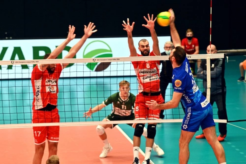 В Лиге чемпионов столичные динамовцы на выезде победили бельгийский клуб в трех сетах