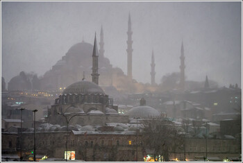 Аэропорт Стамбула всё ещё закрыт из-за снегопада 