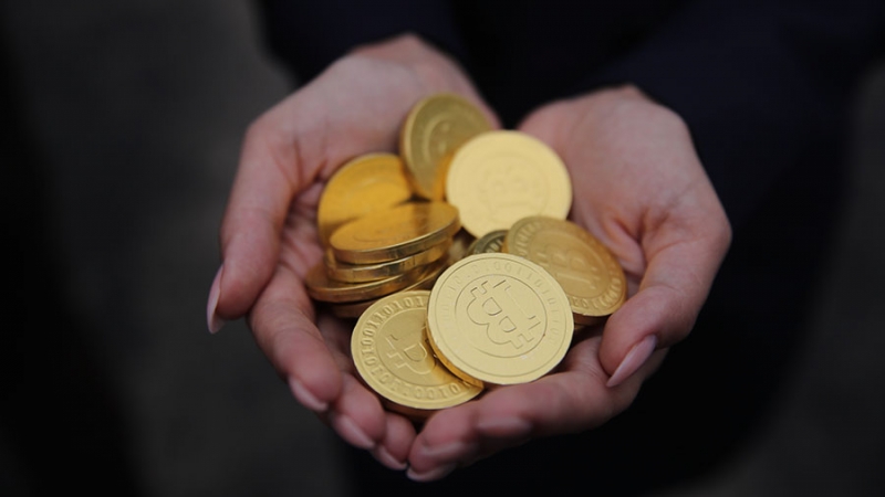 Биткоин в ходе торговой сессии снизился до $37,95 тыс.