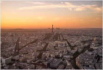 Франция ужесточила ограничения из-за COVID-19 