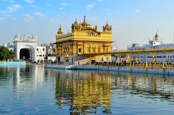 Индия вводит карантин для всех иностранных туристов