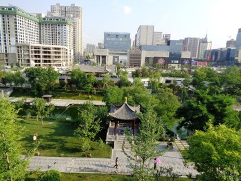 Китайский Сиань закрыл аэропорт для международных рейсов из-за COVID-19