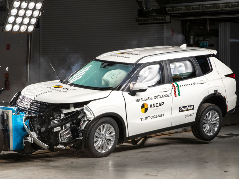 Новый Mitsubishi Outlander в краш-тестах ANCAP: защита взрослых не на высоте