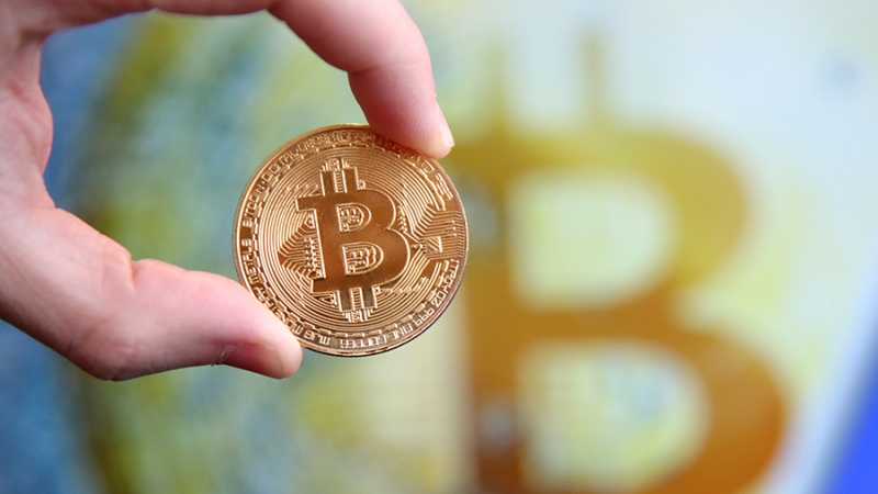 Стоимость биткоина опустилась ниже $40 тыс. впервые за полгода