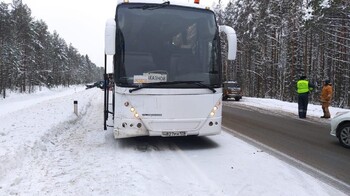 В Ленинградской области туристический автобус попал в ДТП 