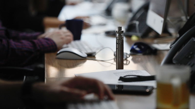 Названы сроки эксперимента по маркировке электронных сигарет