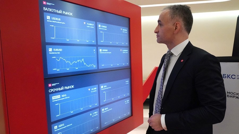 Нефть Brent подорожала до $102 за баррель впервые с сентября 2014 года