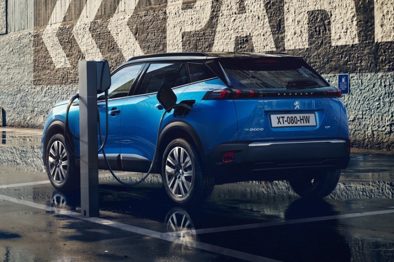 Stellantis: производство электрокаров обходится на 40-50% дороже, но это не замедлит их развитие