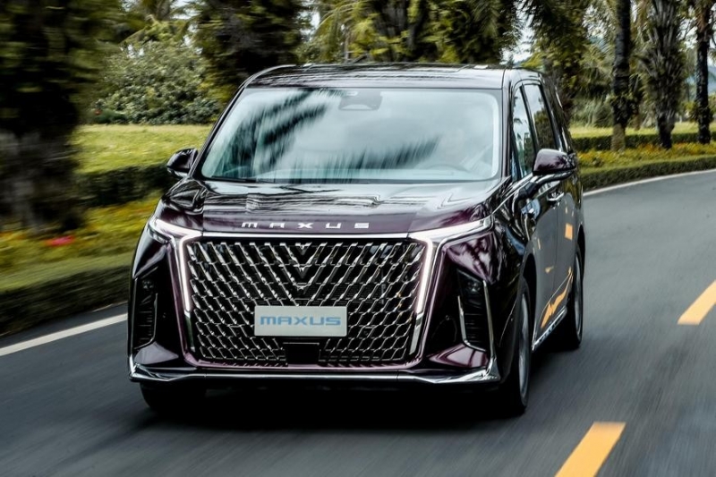 У минивэна Buick GL8 появится ещё один соперник: к старту продаж готовится Maxus G90