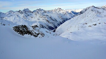 В Австрии под лавиной погибли пять горнолыжников 