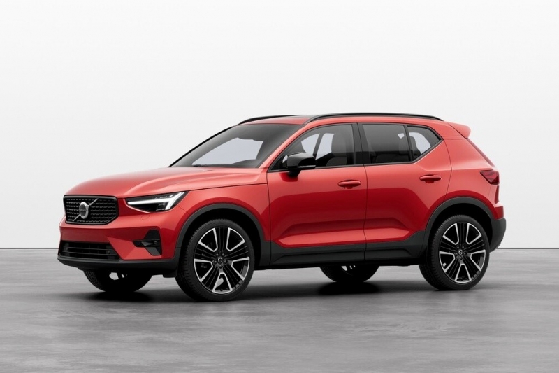 Volvo тихо обновила кроссовер XC40 в духе купеобразного родственника C40