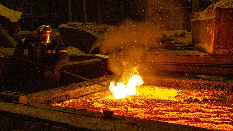 Цена никеля впервые превысила $100 тыс. за тонну